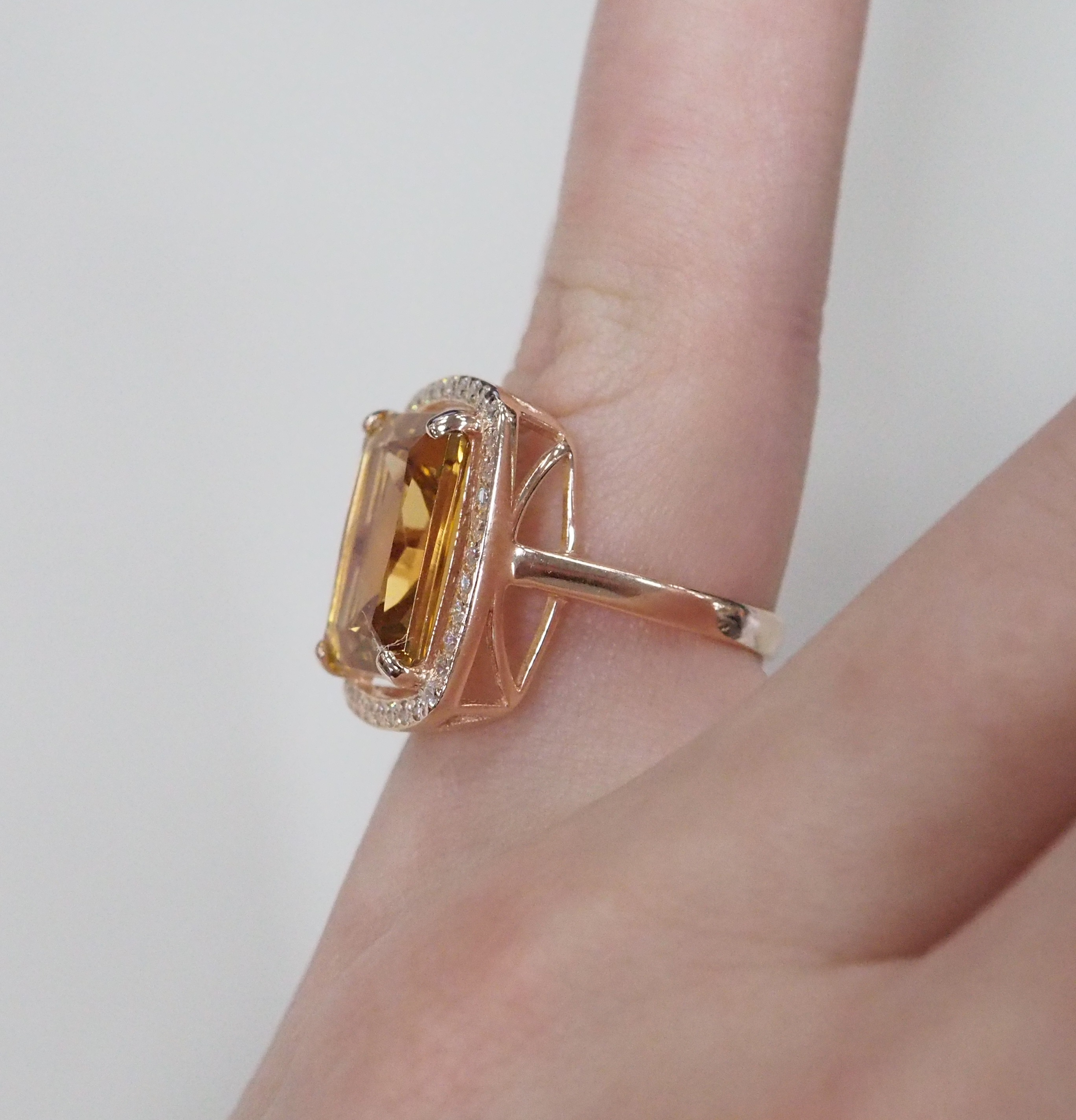 Серебряное кольцо с цитрином